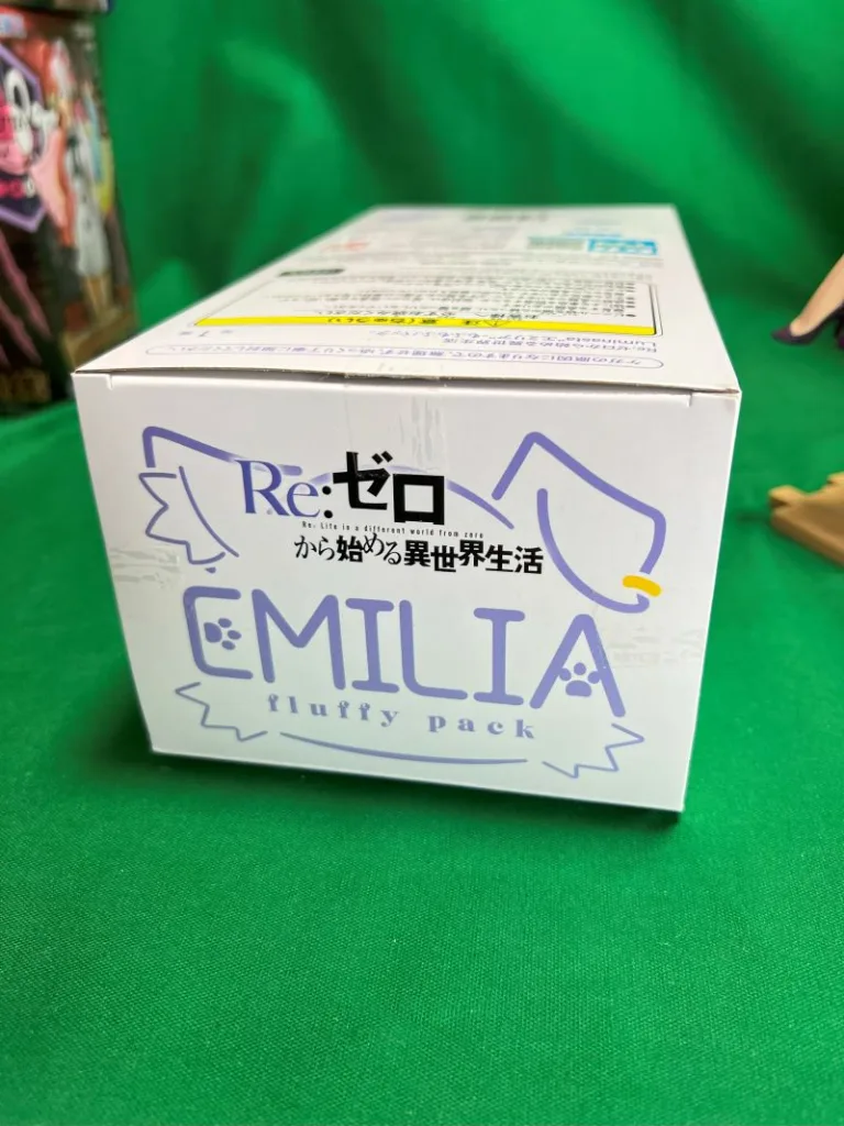Re:ゼロから始める異世界生活Luminasta“エミリア”-もふもふパック-のプライズフィギュア外箱上面画像