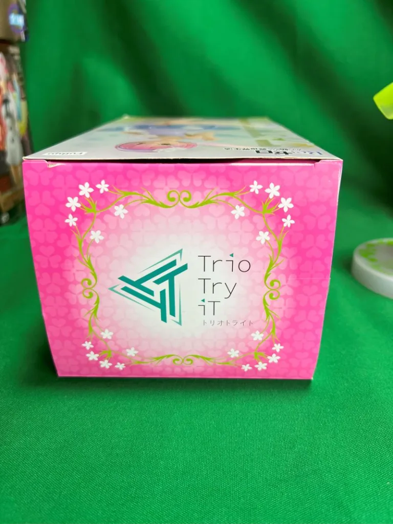 Trio－Try－iT Figureーラム・フラワードレスーのプライズフィギュア外箱正面画像